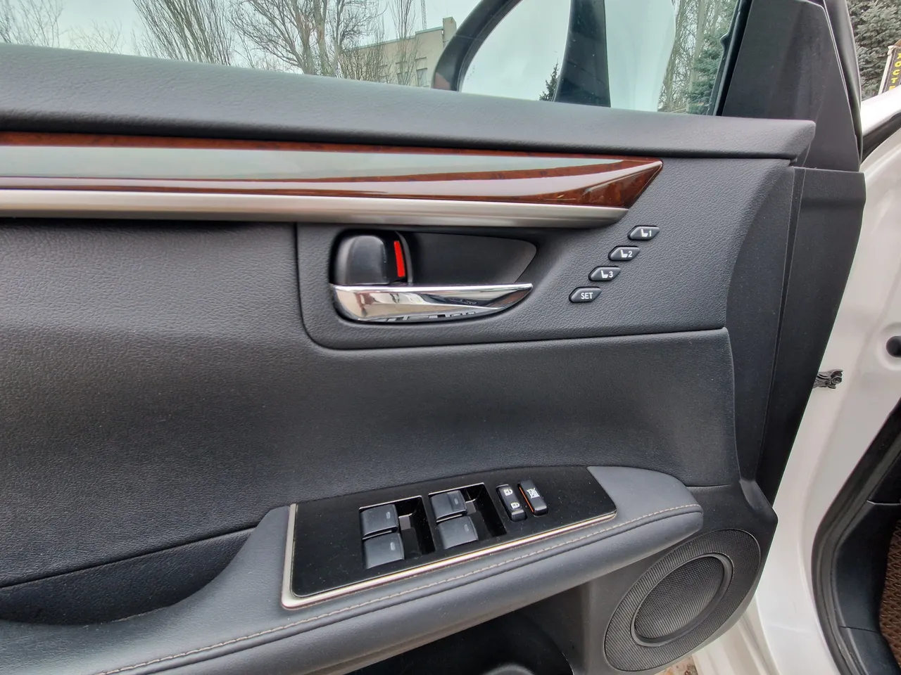 Lexus ES - фото 17