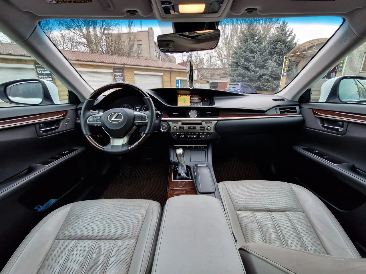 Lexus ES - фото 30