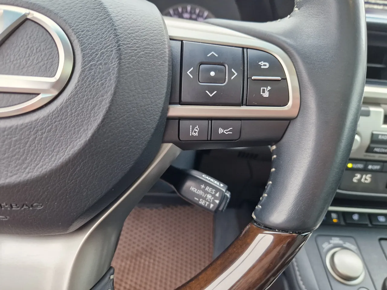 Lexus ES - фото 23