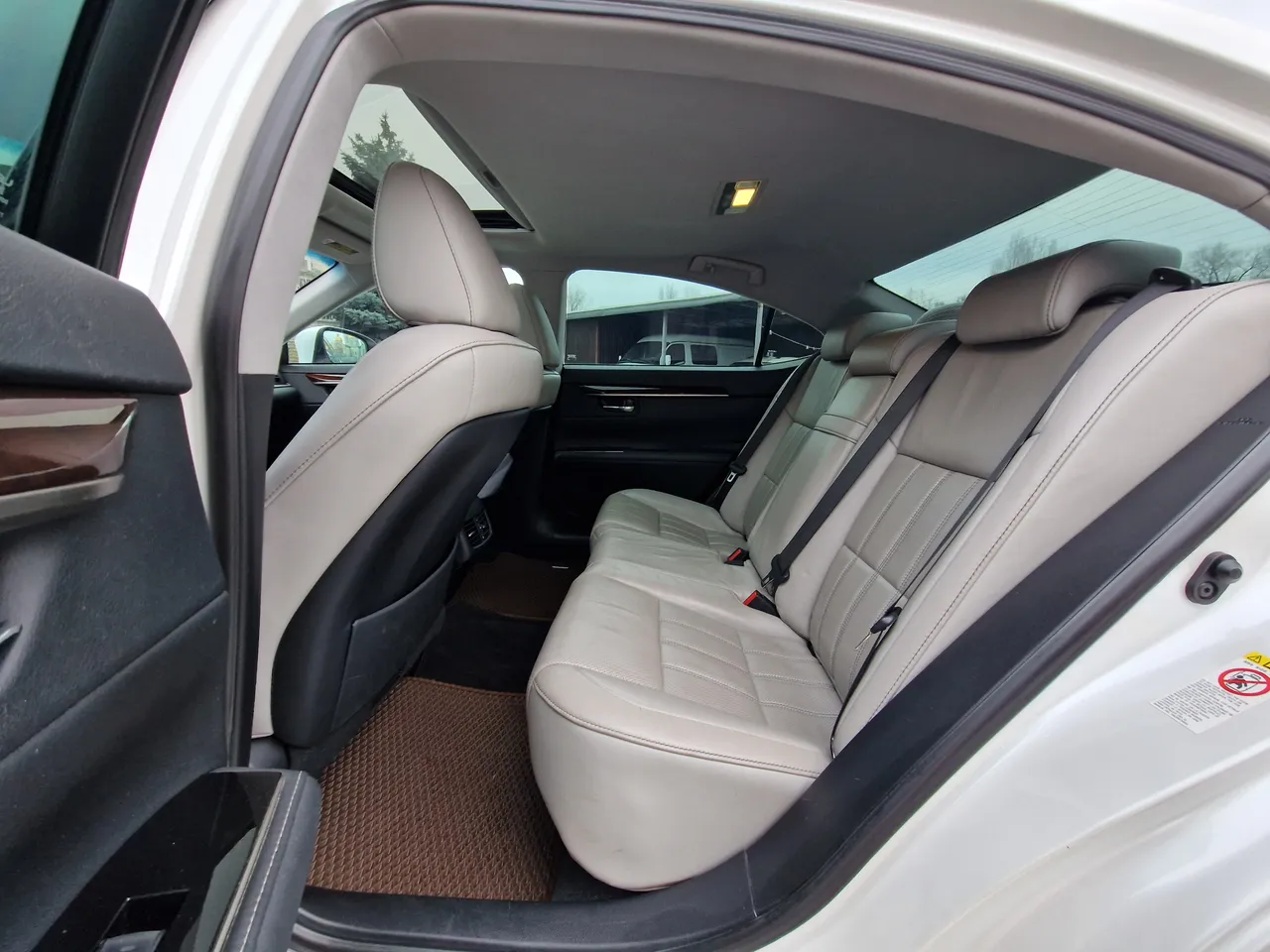 Lexus ES - фото 29