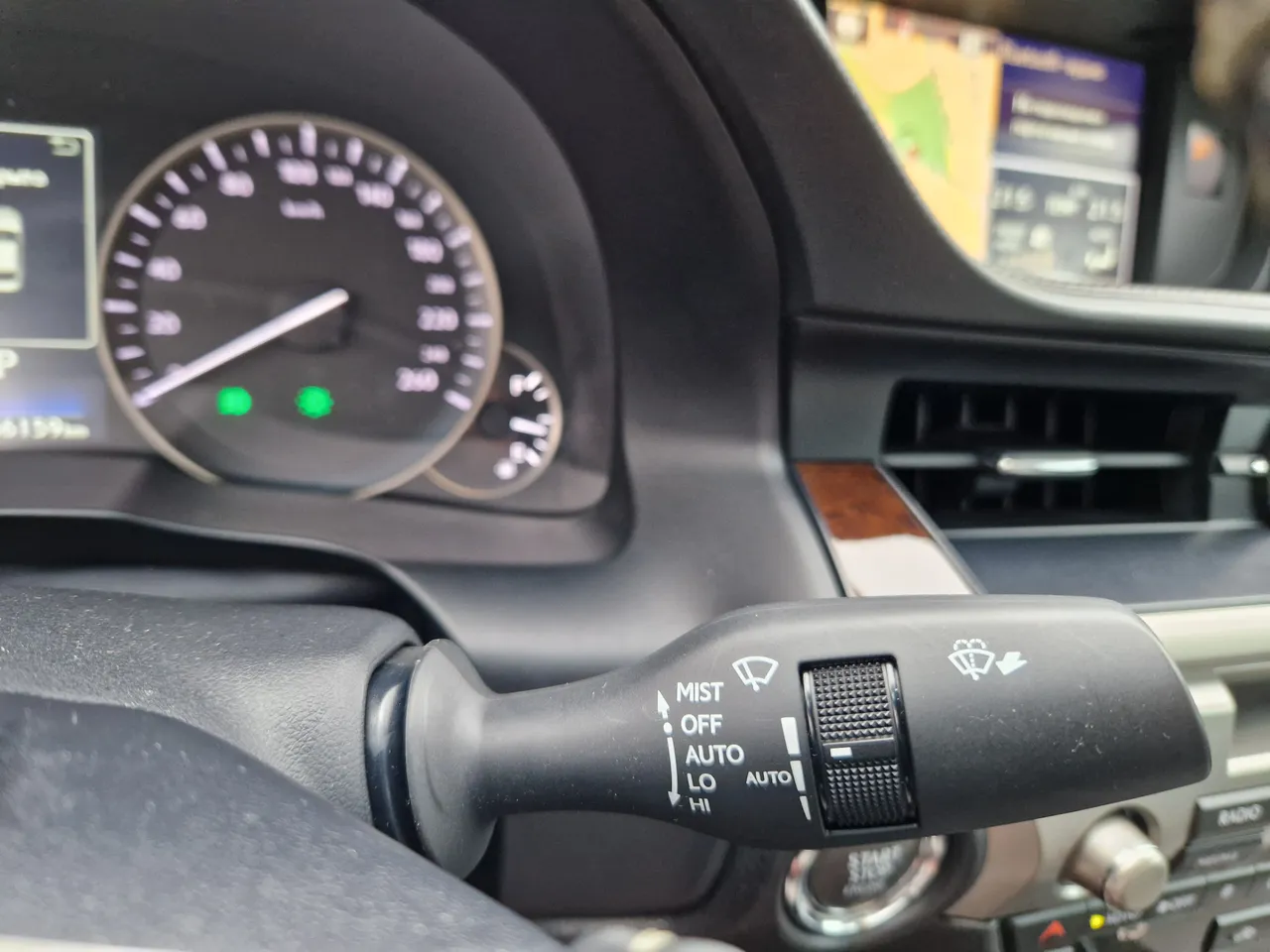 Lexus ES - фото 22