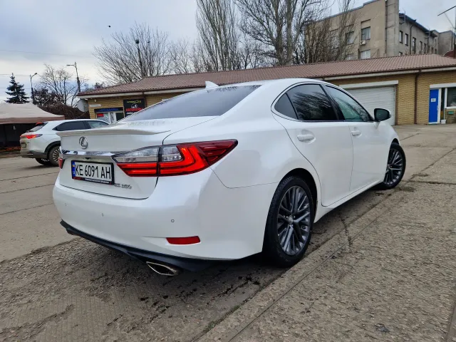 Lexus ES - фото 4
