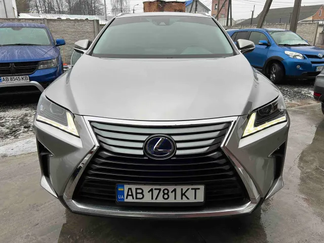 Lexus RX - фото 1