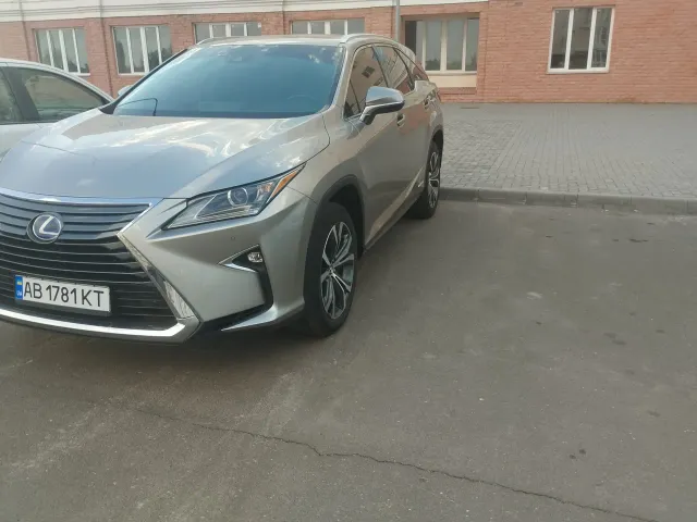 Lexus RX - фото 3