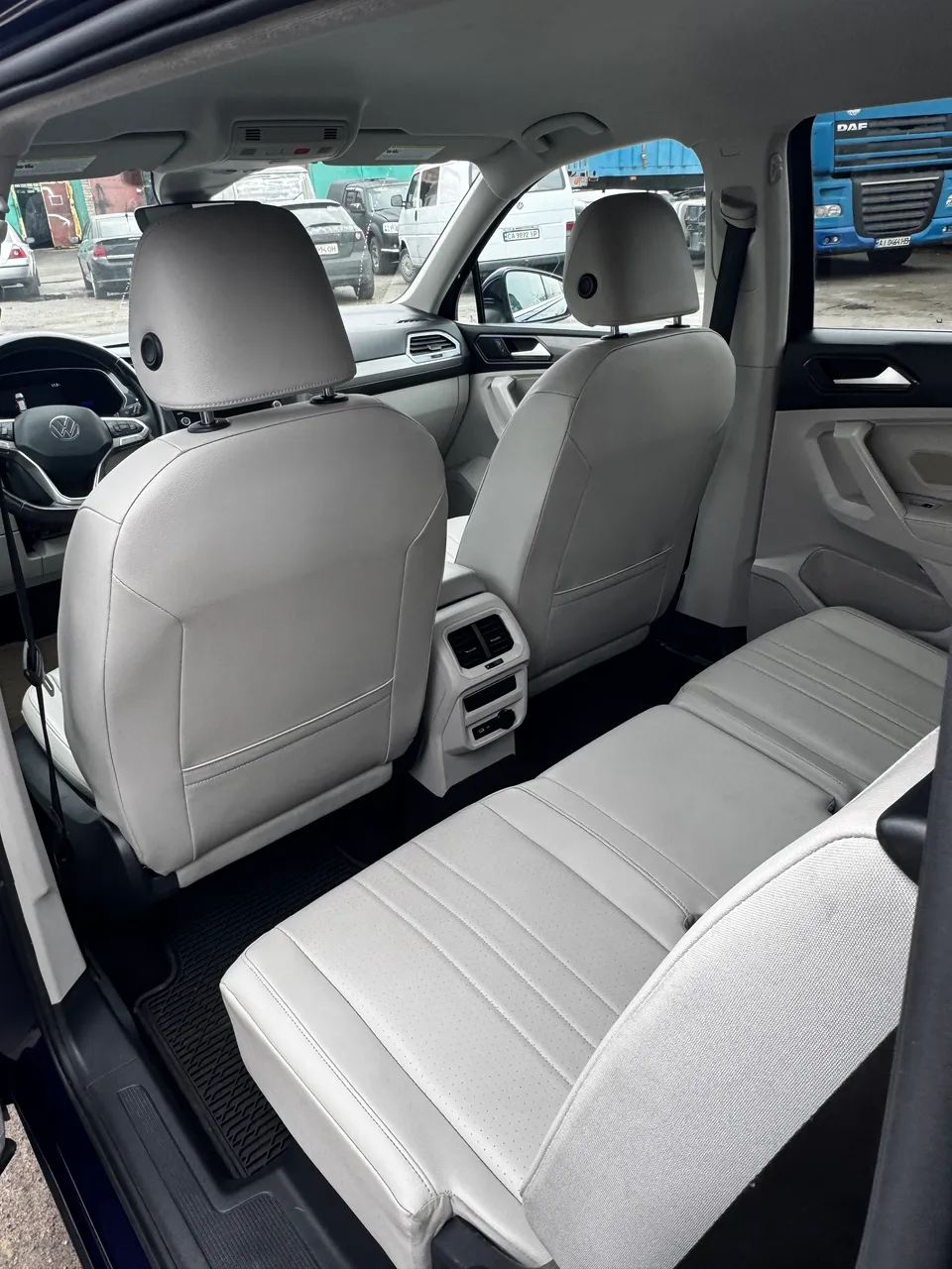 Volkswagen Tiguan - фото 24