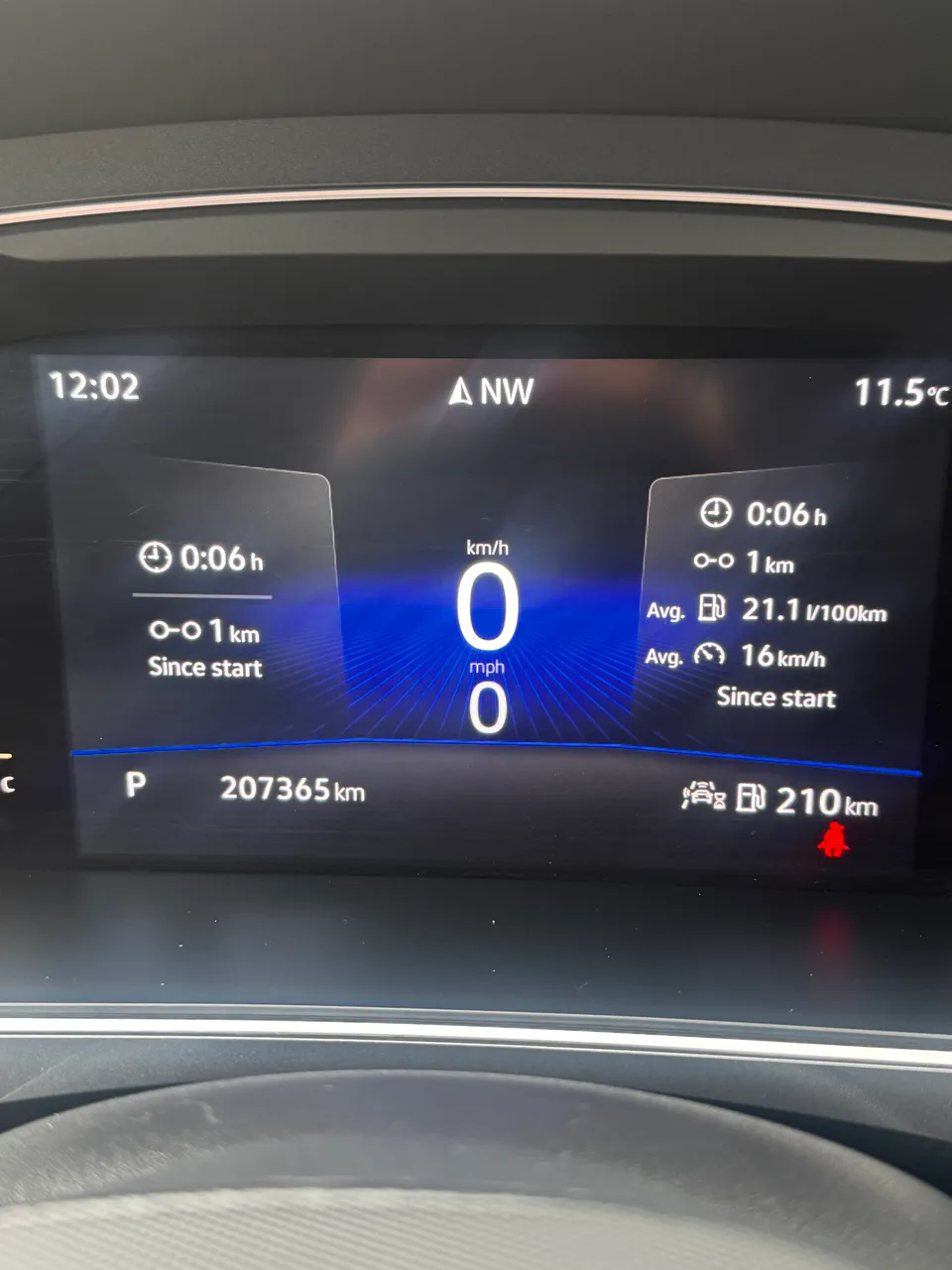 Volkswagen Tiguan - фото 8