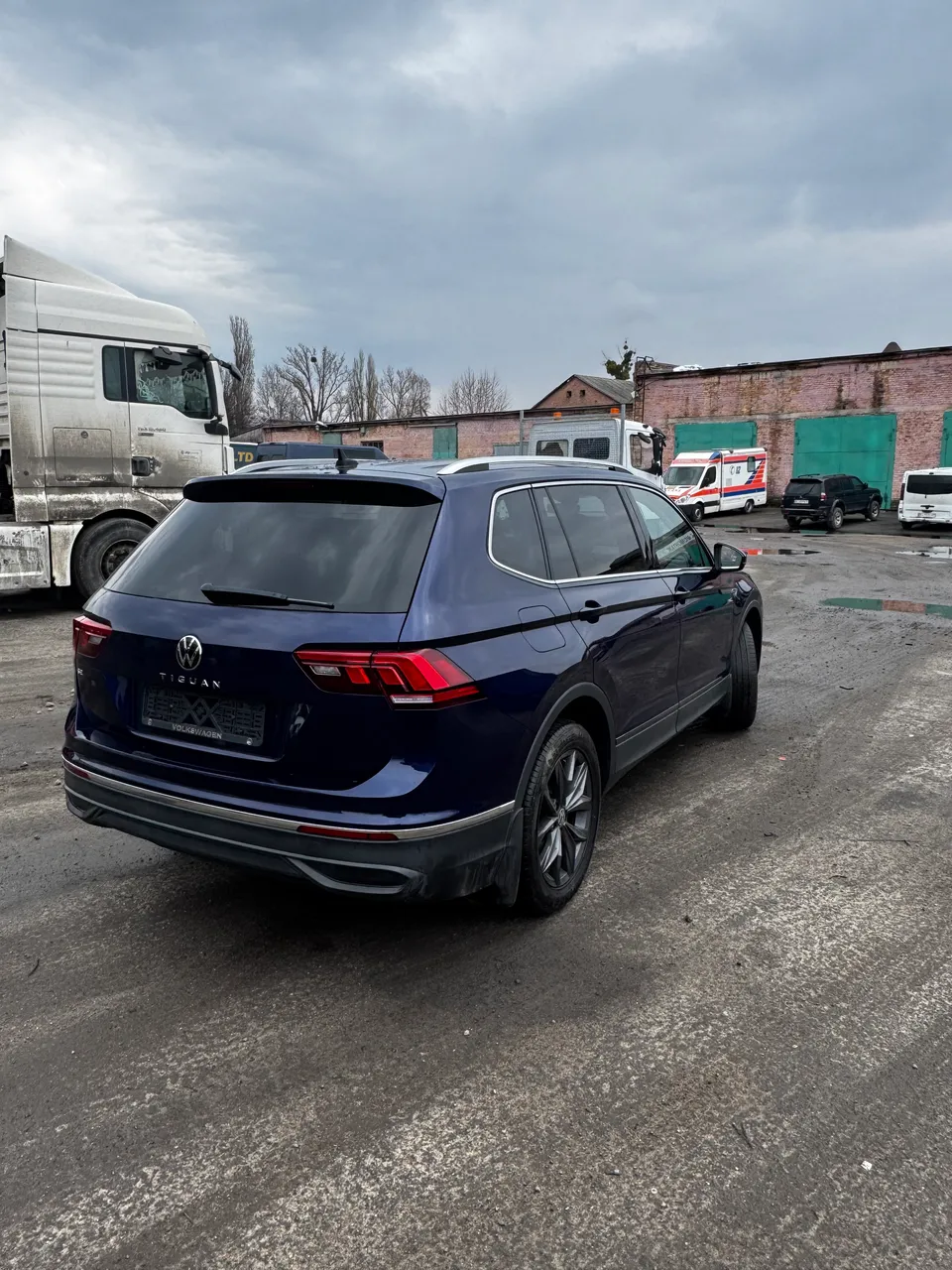 Volkswagen Tiguan - фото 7