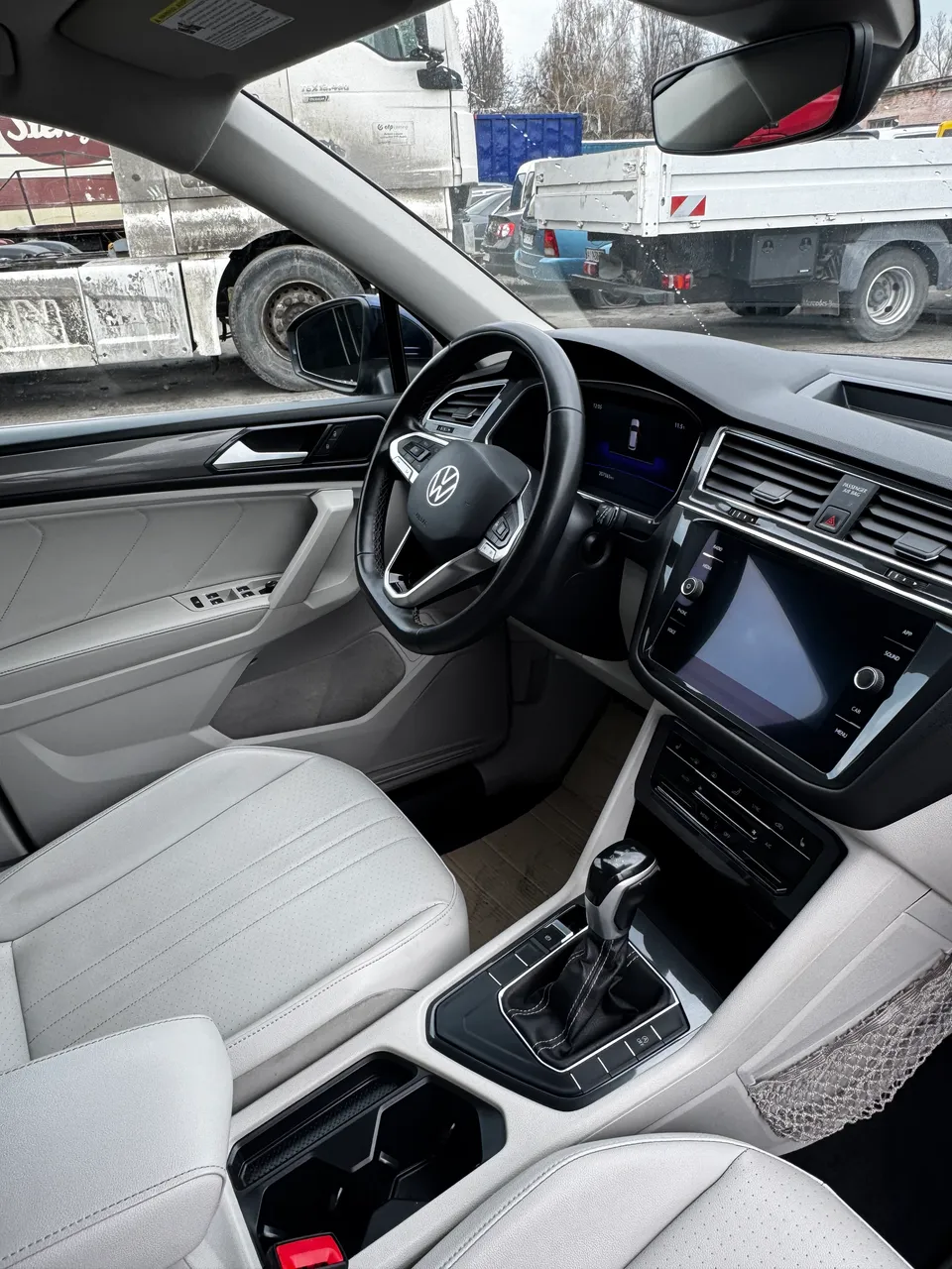 Volkswagen Tiguan - фото 18