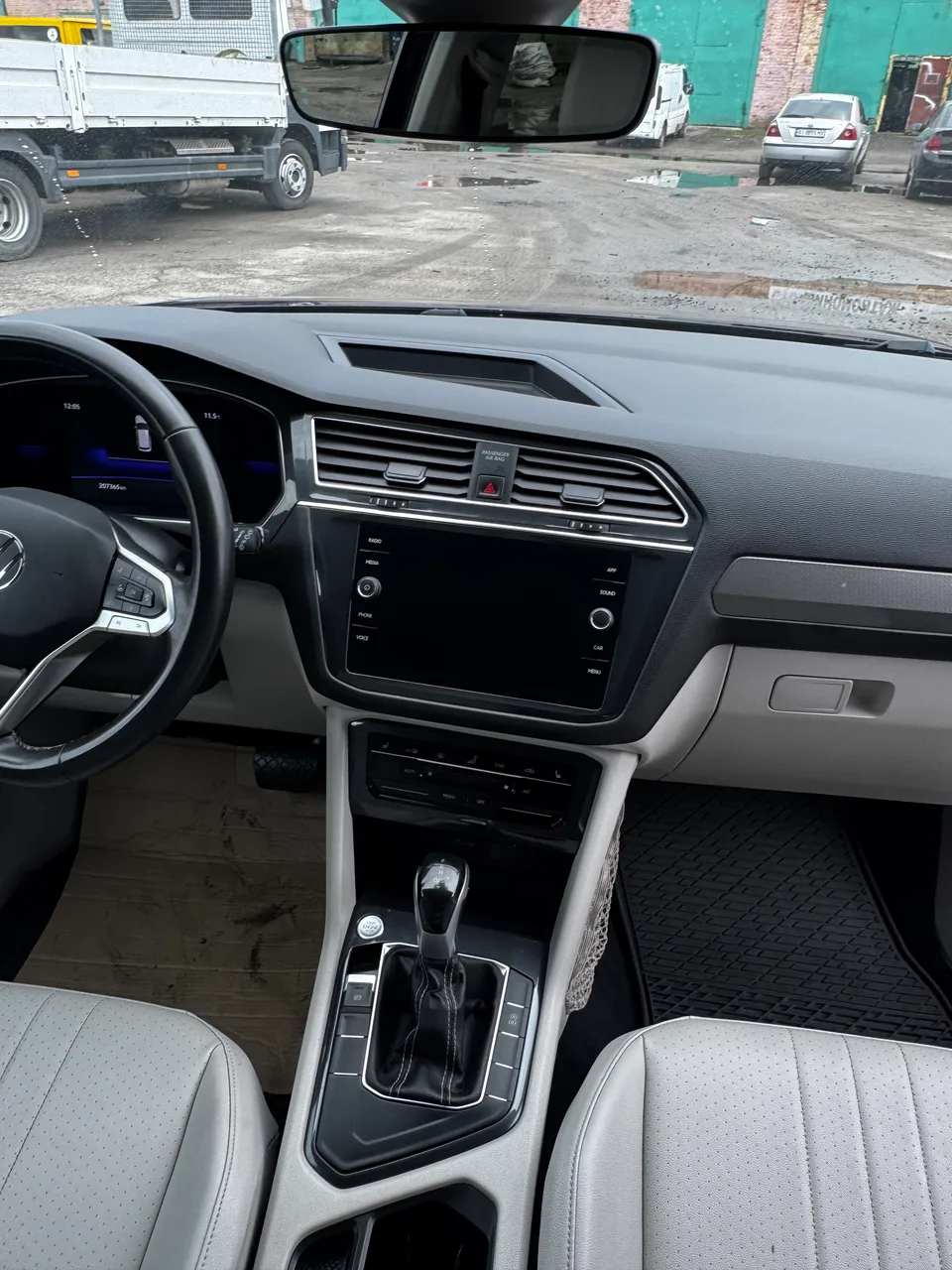 Volkswagen Tiguan - фото 19