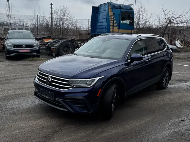 Volkswagen Tiguan - фото 3