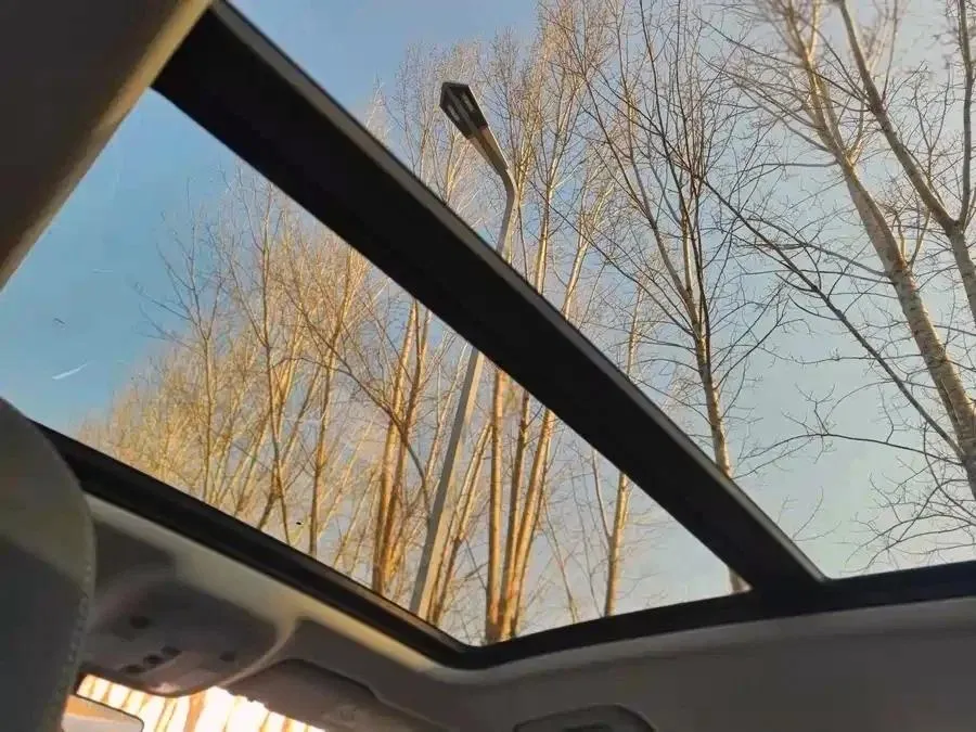 Audi Q3 - фото 8