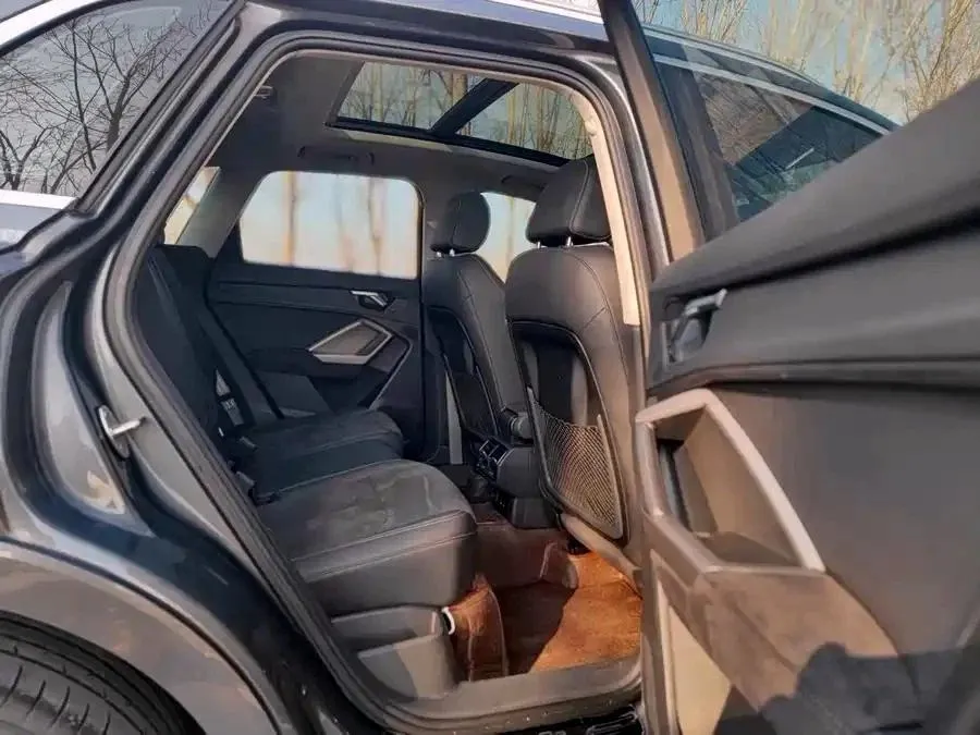 Audi Q3 - фото 7