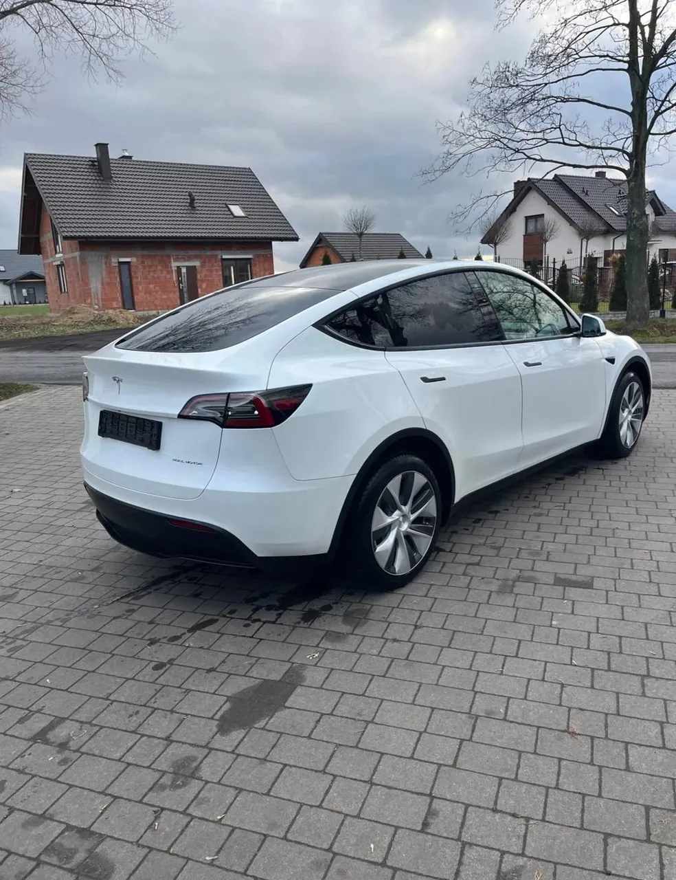 Tesla Model Y - фото 7