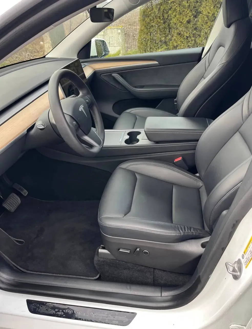 Tesla Model Y - фото 11