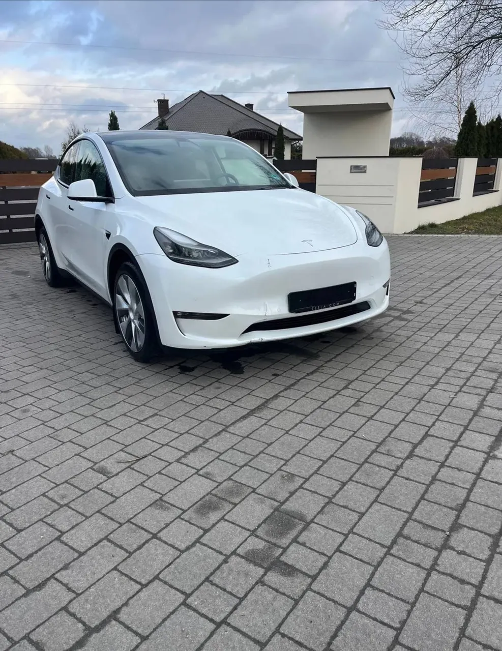 Tesla Model Y - фото 4