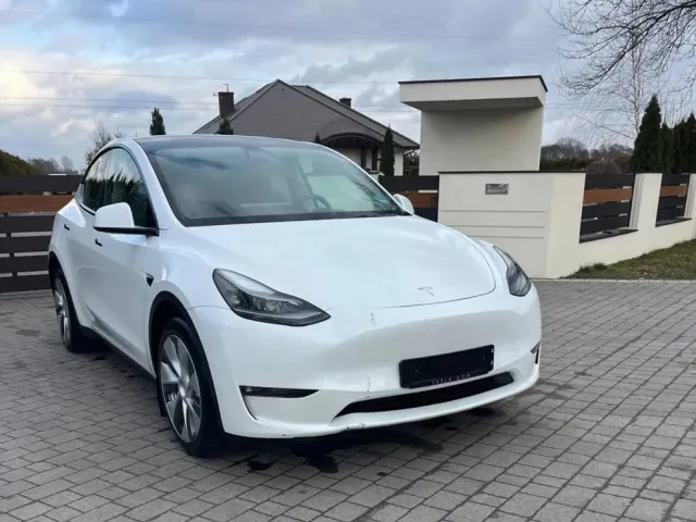 Tesla Model Y - фото 4