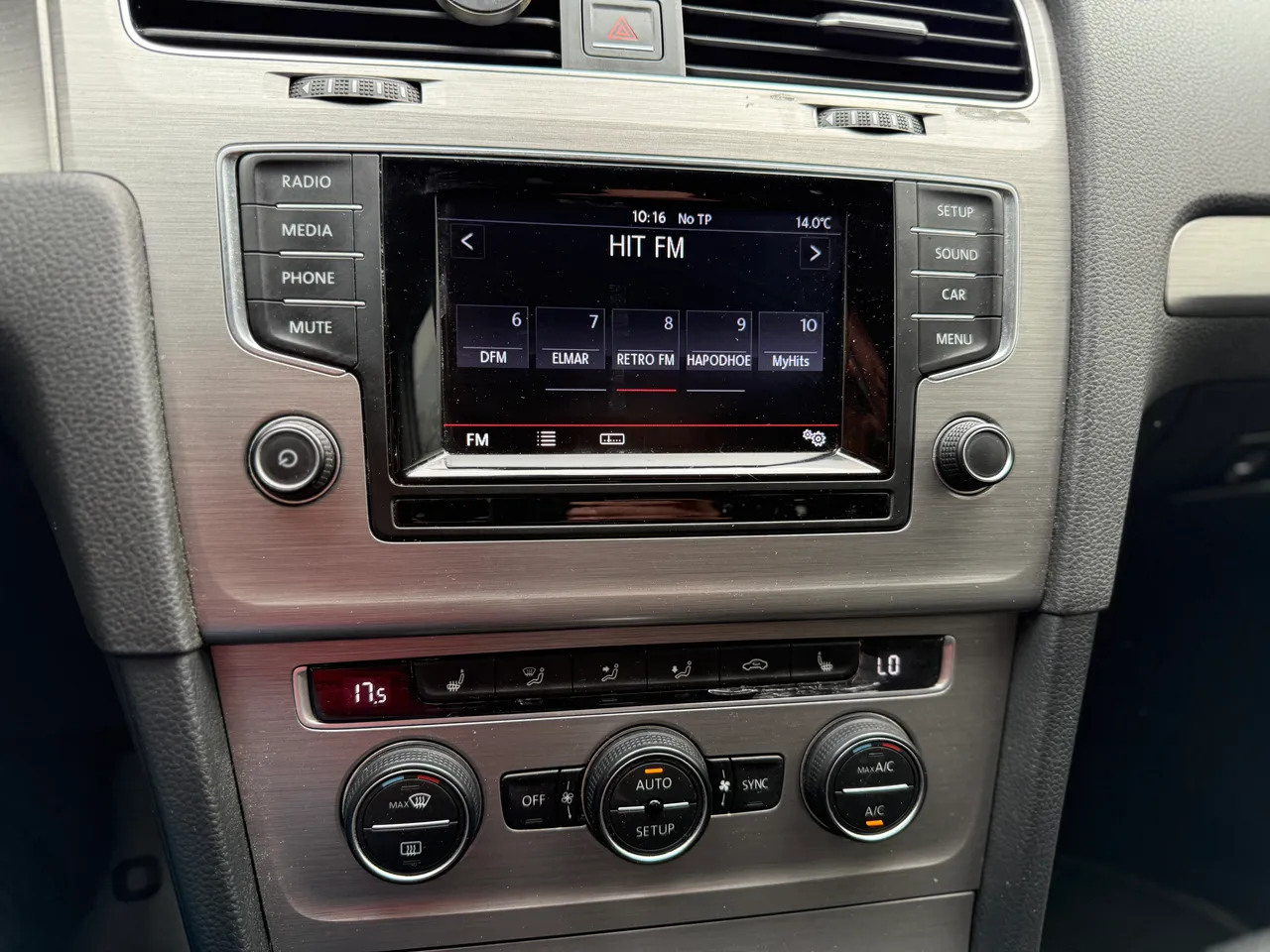 Volkswagen Golf - фото 10