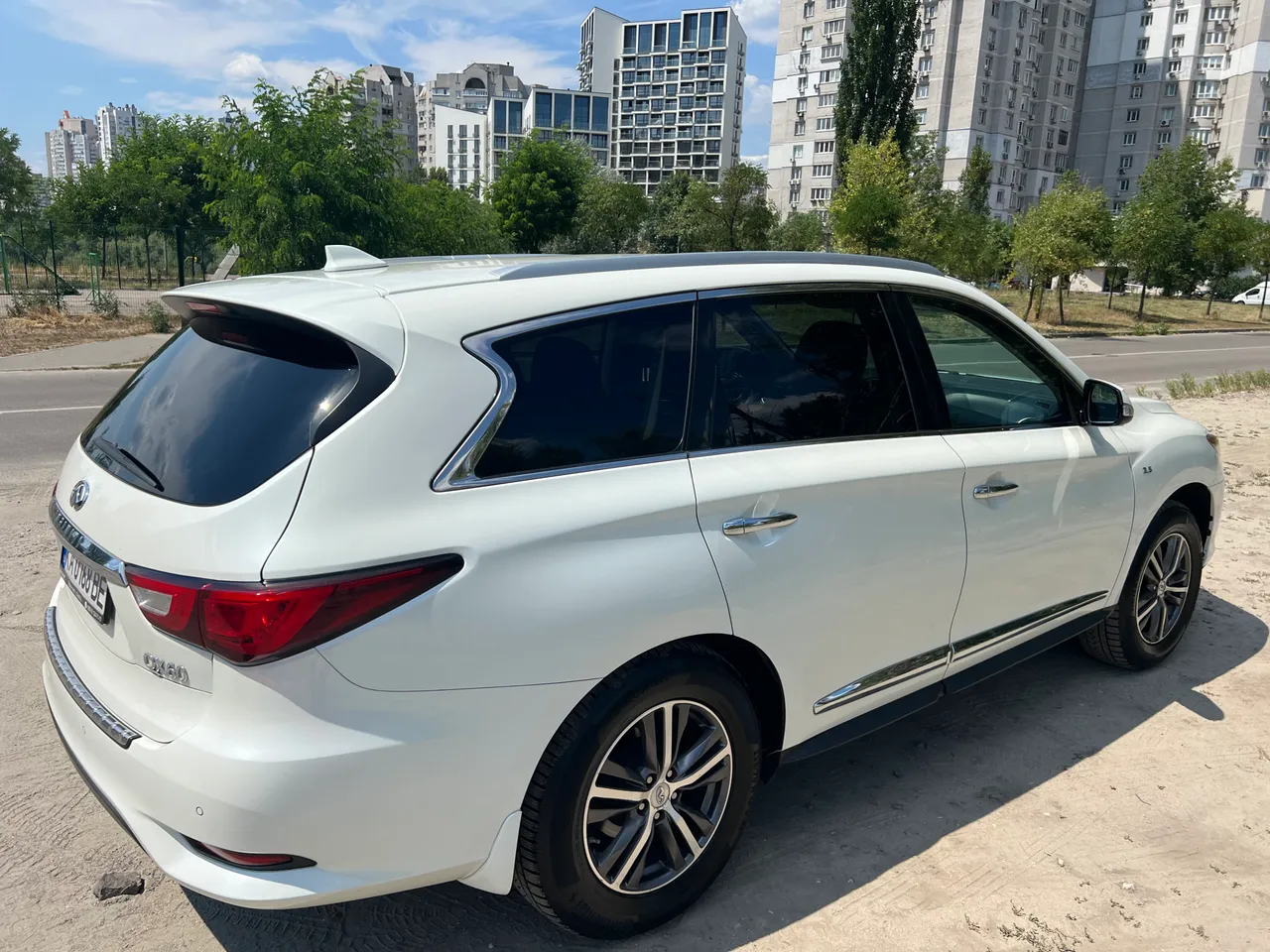 Infiniti QX60 - фото 4