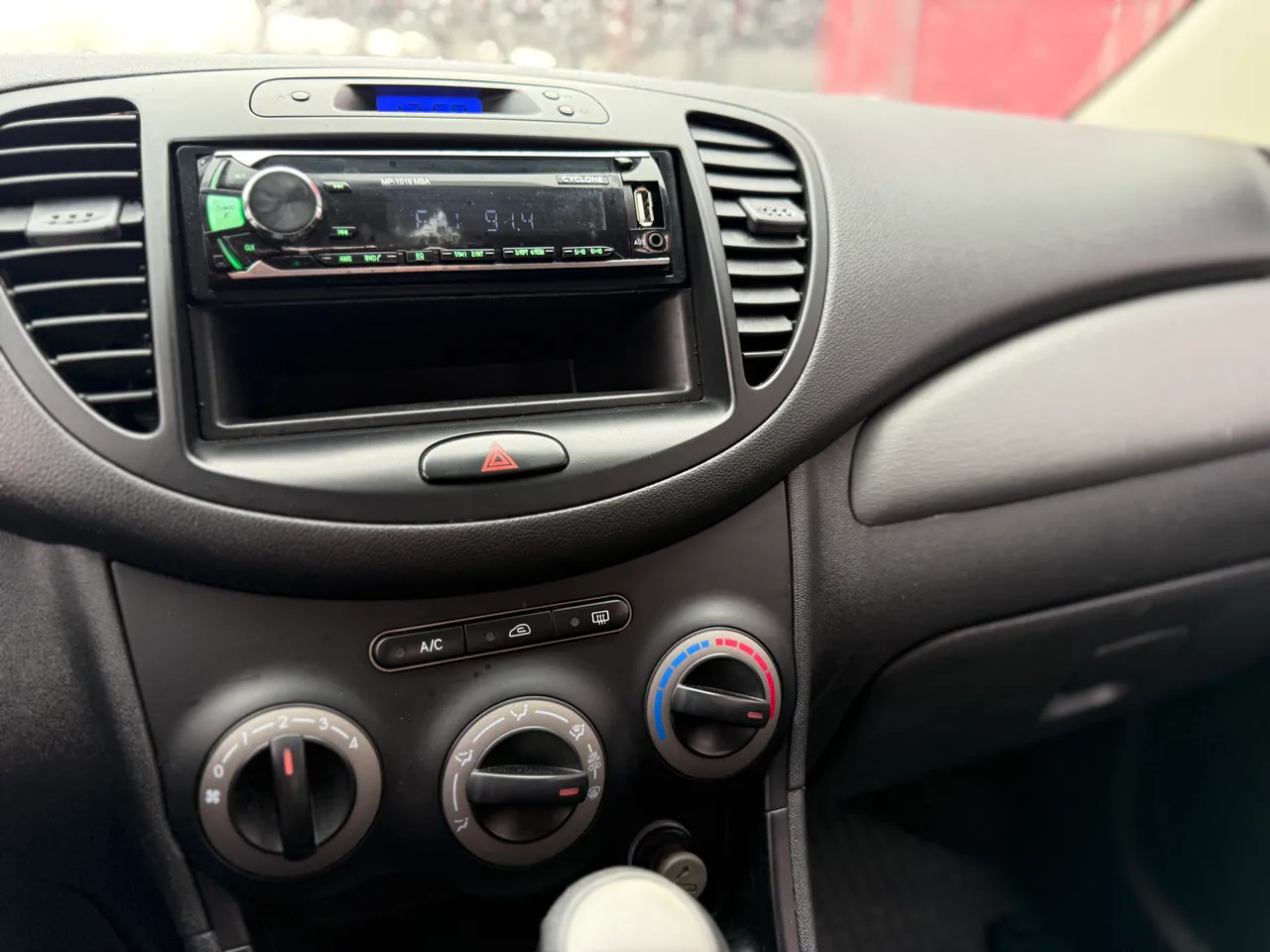 Hyundai i10 - фото 10