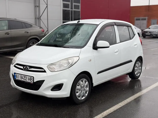 Hyundai i10 - фото 1
