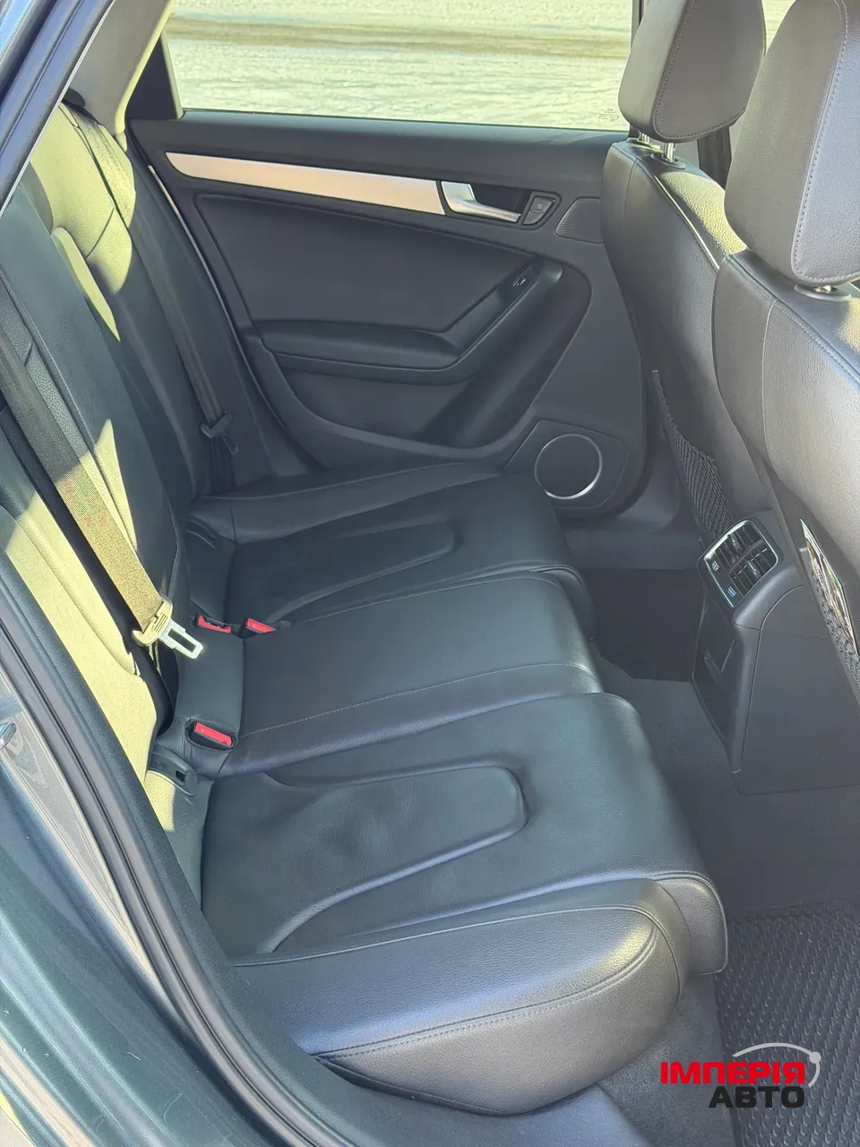 Audi A4 - фото 33