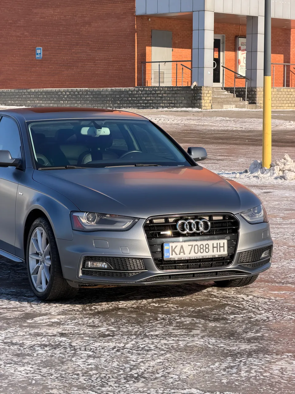 Audi A4 - фото 5