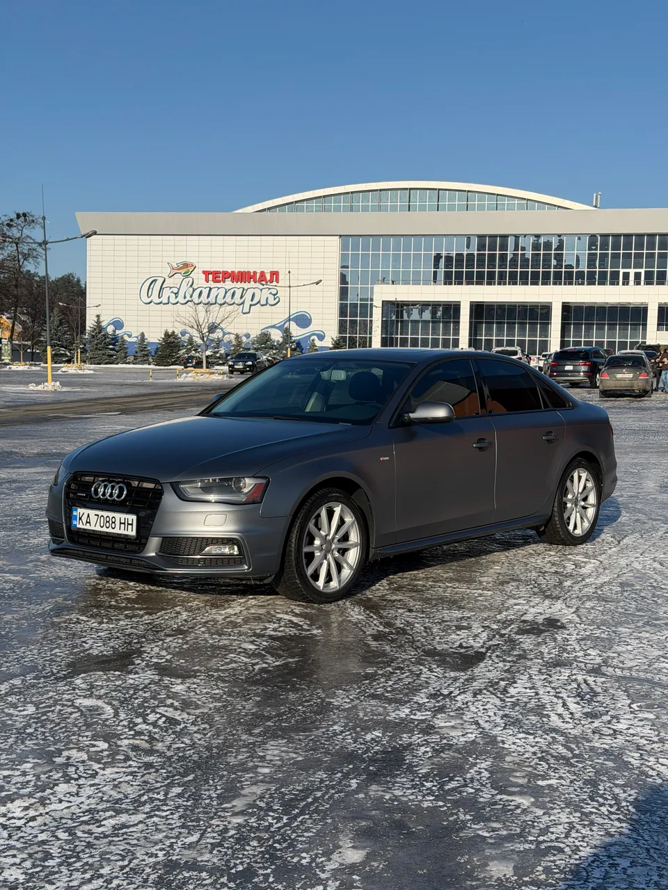 Audi A4 - фото 1