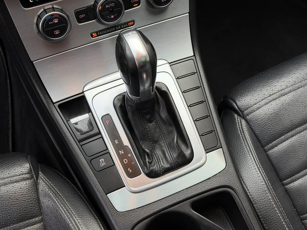 Volkswagen Passat CC - фото 52