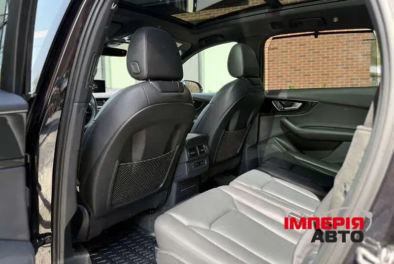 Audi Q7 - фото 14