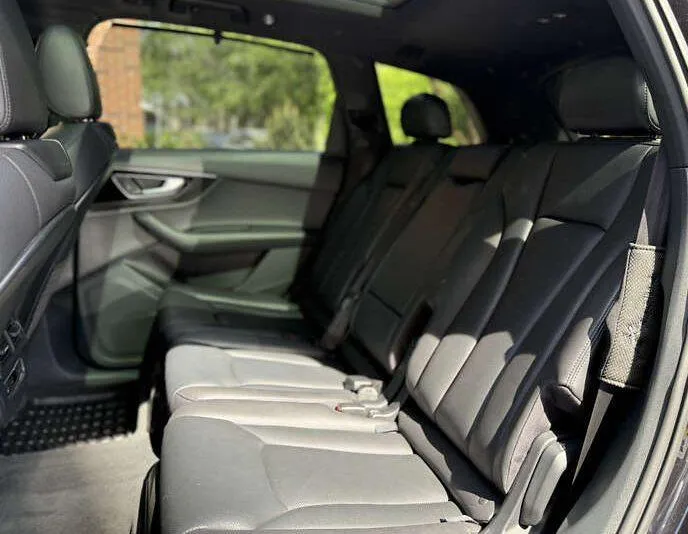 Audi Q7 - фото 16