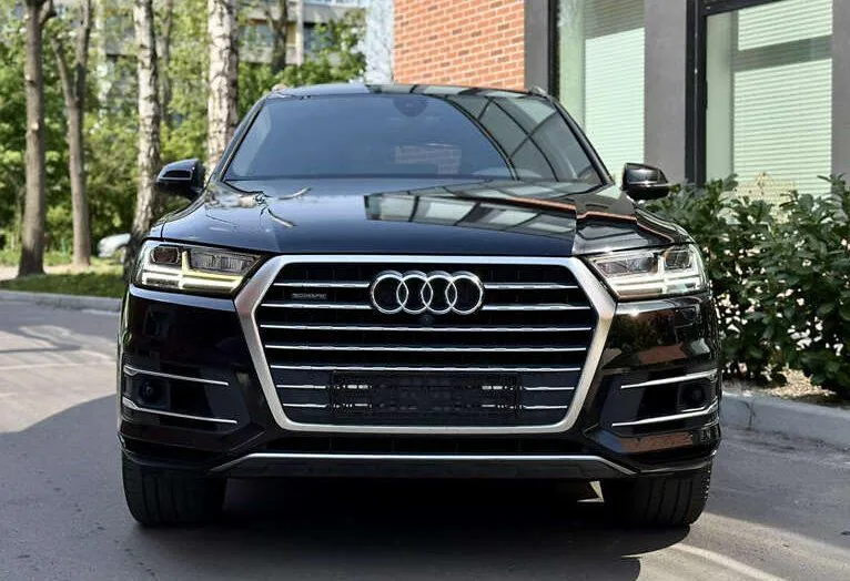 Audi Q7 - фото 2