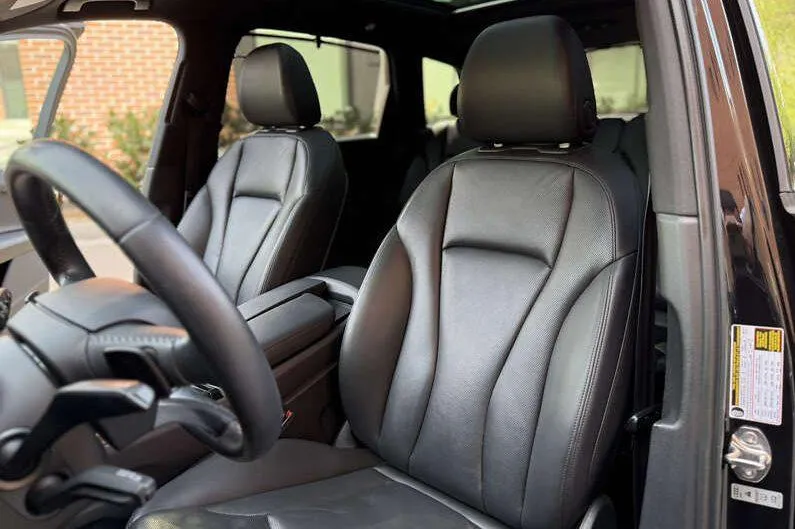 Audi Q7 - фото 8
