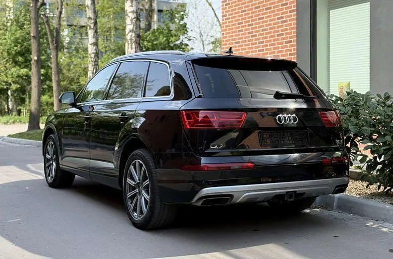 Audi Q7 - фото 5