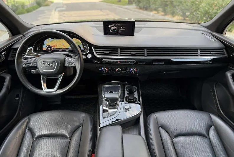 Audi Q7 - фото 18