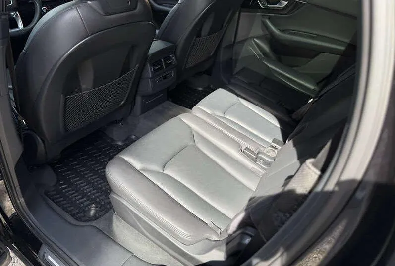 Audi Q7 - фото 15