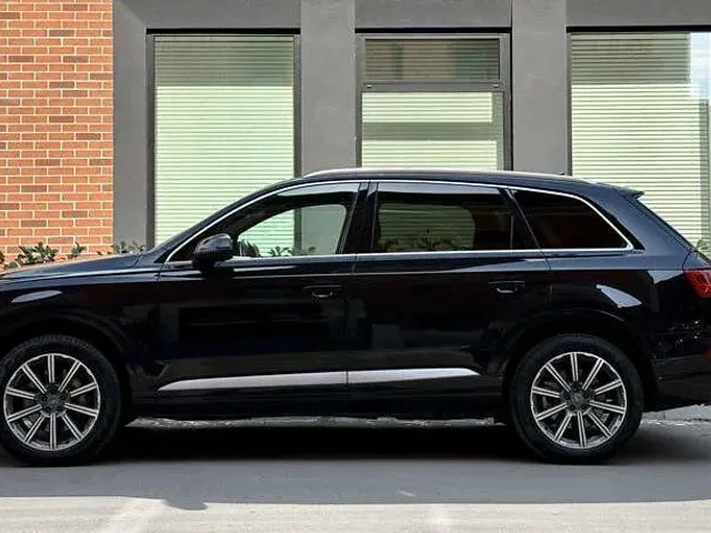 Audi Q7 - фото 4