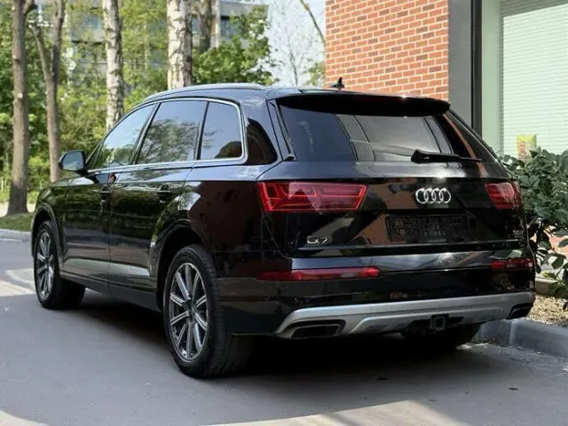 Audi Q7 - фото 5