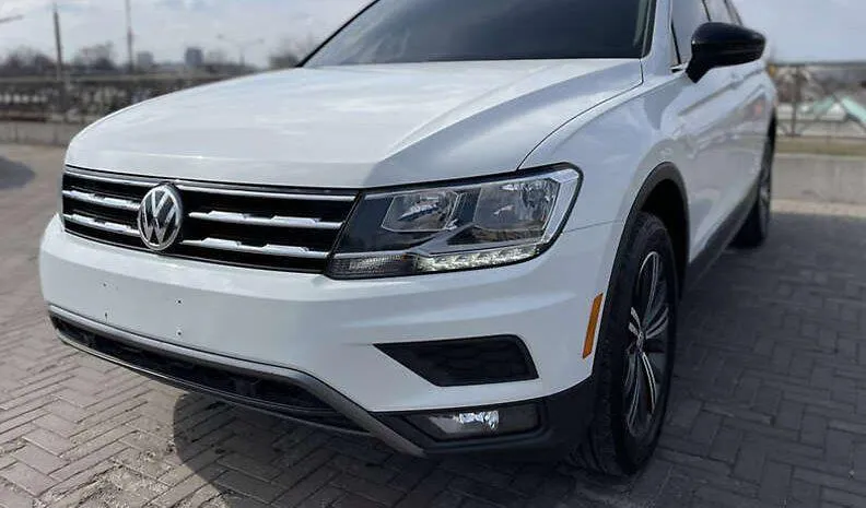 Volkswagen Tiguan - фото 2