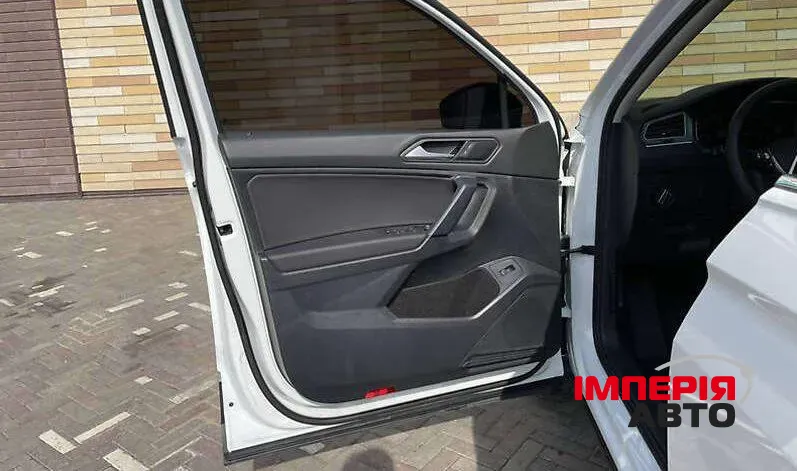 Volkswagen Tiguan - фото 10