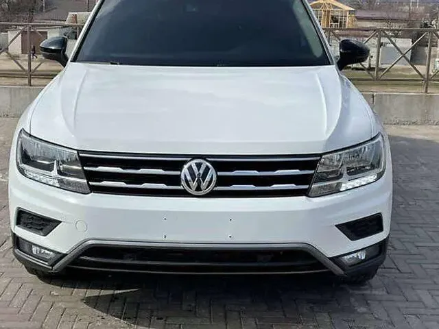 Volkswagen Tiguan - фото 3
