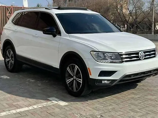 Volkswagen Tiguan - фото 1