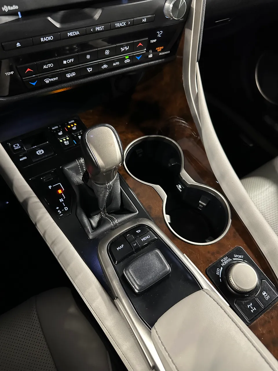 Lexus RX - фото 18