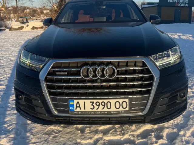 Audi Q7 - фото 1