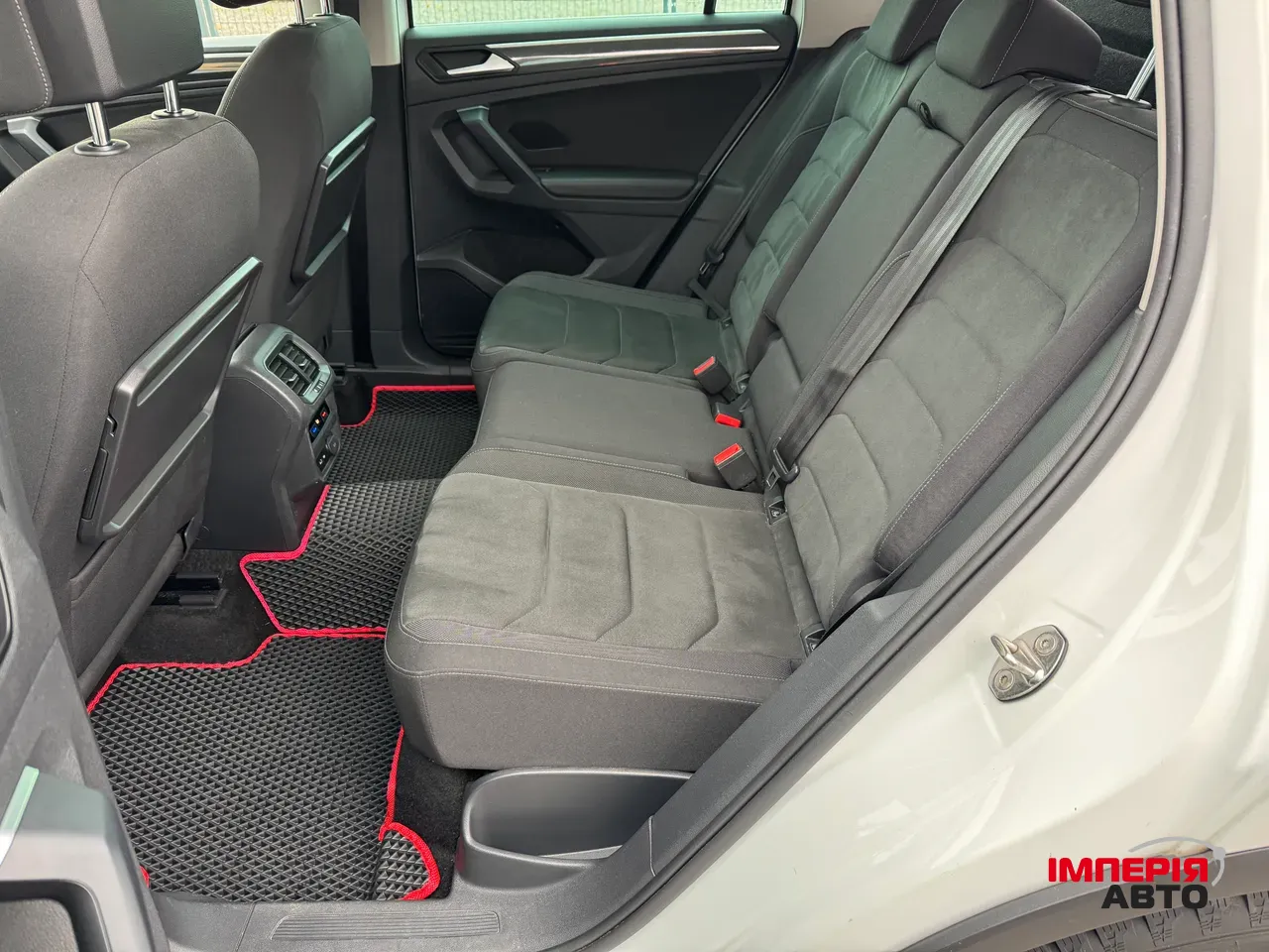 Volkswagen Tiguan - фото 35