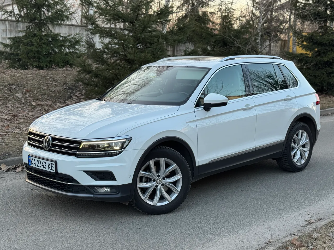 Volkswagen Tiguan - фото 13