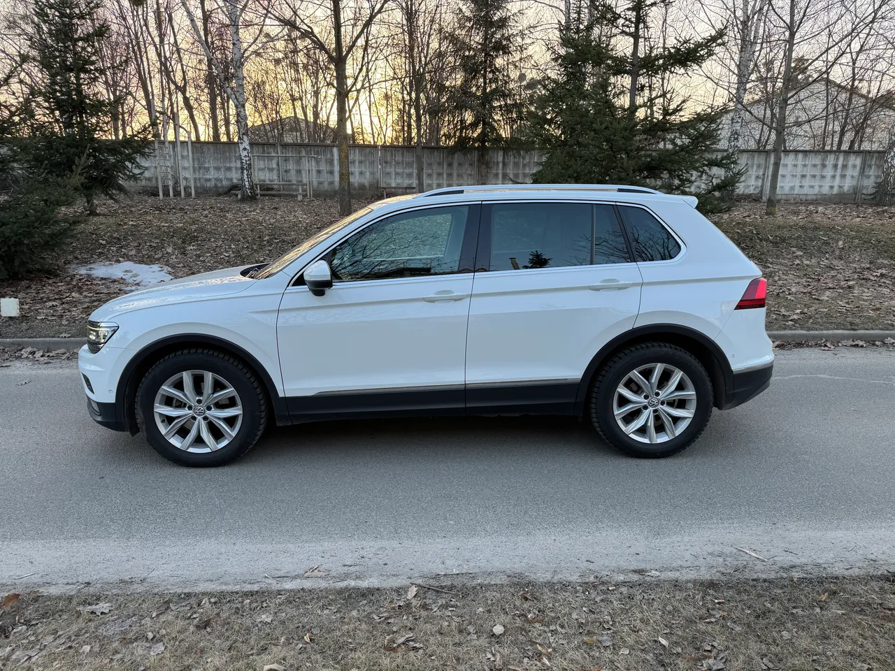 Volkswagen Tiguan - фото 14