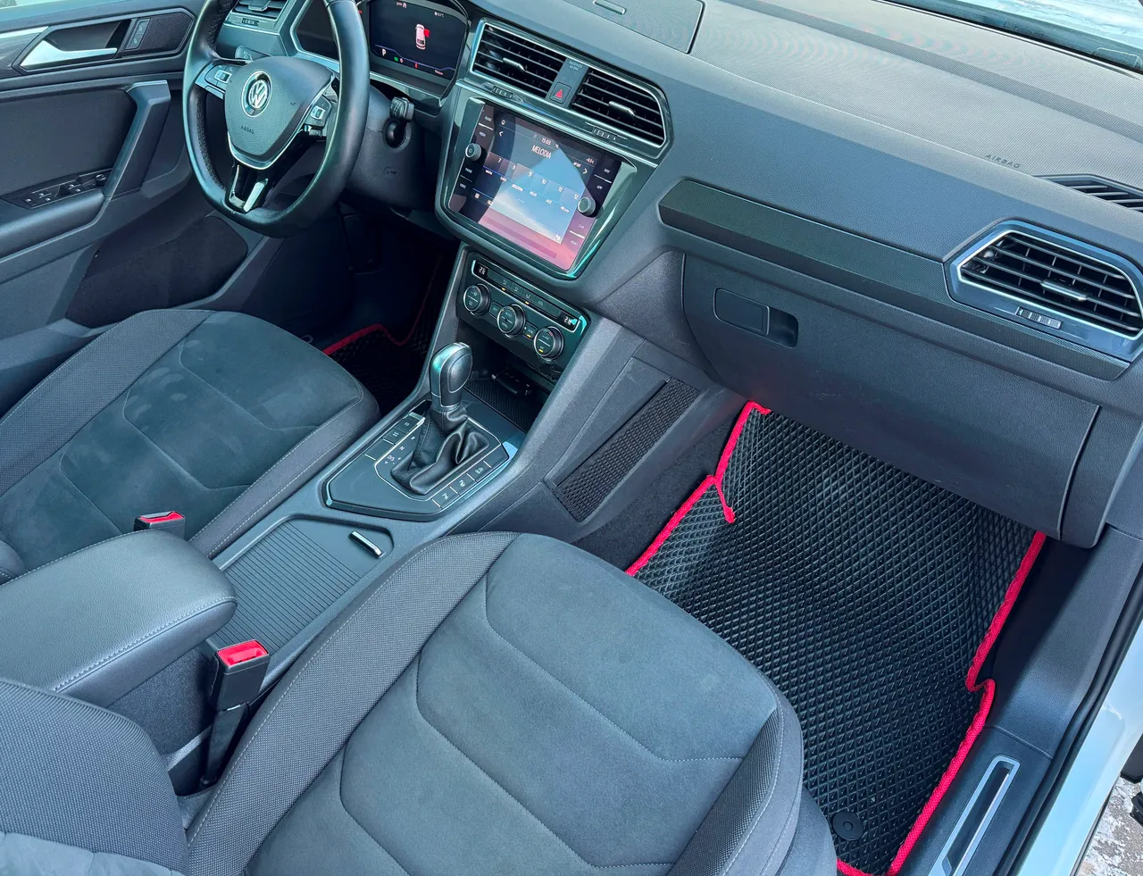 Volkswagen Tiguan - фото 21