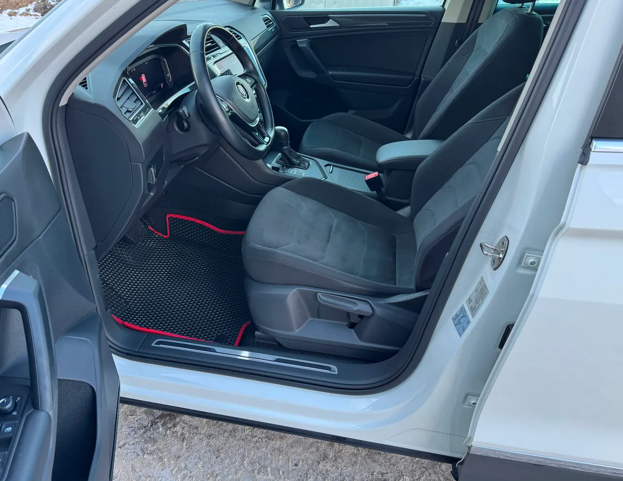 Volkswagen Tiguan - фото 18