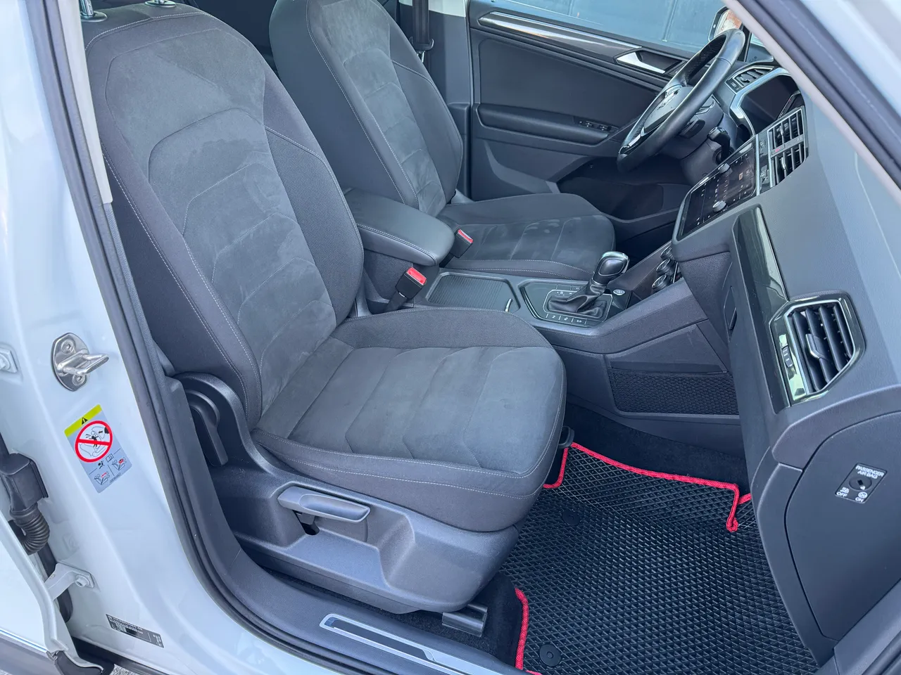 Volkswagen Tiguan - фото 22