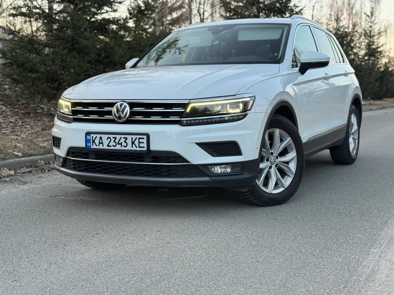 Volkswagen Tiguan - фото 11